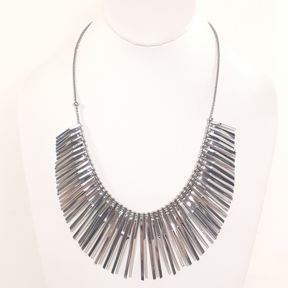 BCBGMaxAzria Jewelry - Beautiful Rare HTF Bcbg Max Azria Statement Necklace